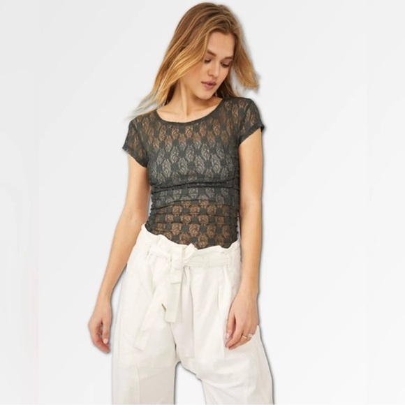Intimately Free People Lace Top NWOT Size XS - Picture 2 of 7